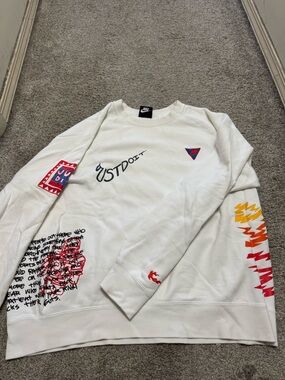 Nike Sportswear NSW Reflective Graffiti Print Crew Neck Sweatshirt